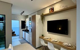 Garagem, varanda e carregador veicular - Ahava Stays